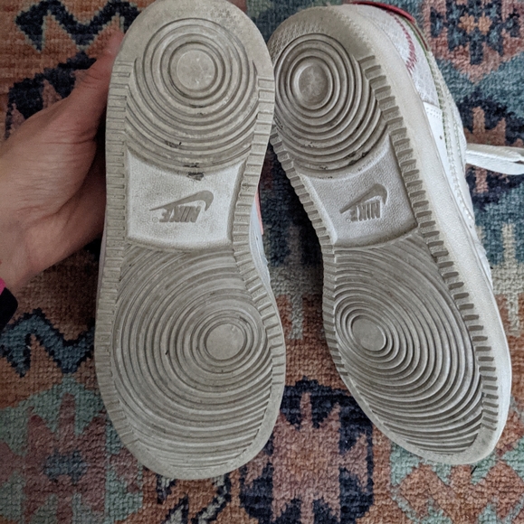 Nike U Complete Me Low Top Shoes - Picture 8 of 9